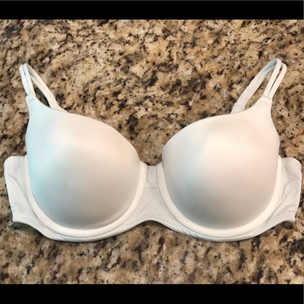 Victoria’s Secret White Bra size 36C
